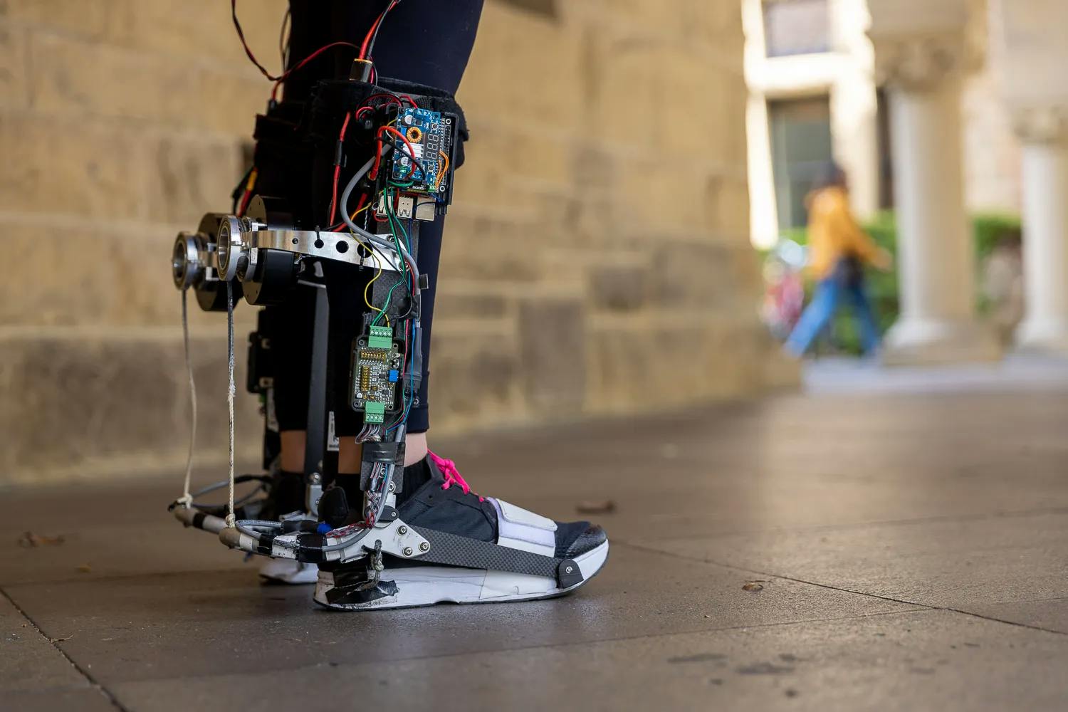 Exoskeleton robot - Phát minh mới giúp vận động viên chạy nhanh hơn